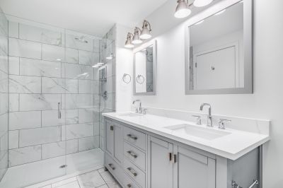 Bathroom with Smart Mirror and Touchless Fixtures